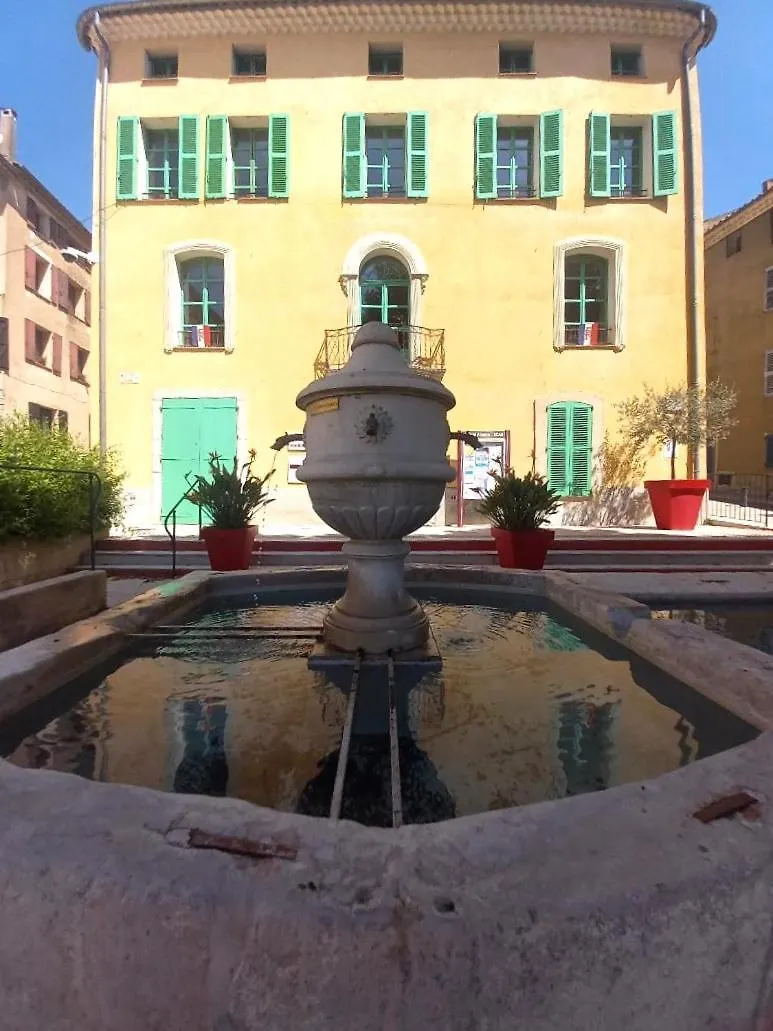 Entre Saint-Tropez et les gorges du Verdon. Lorgues